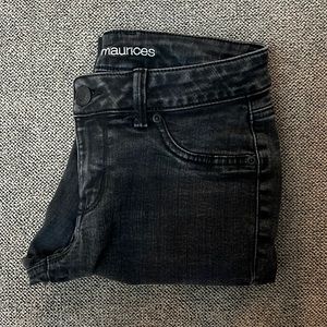 ✨Maurice’s side small regular black jeans ✨